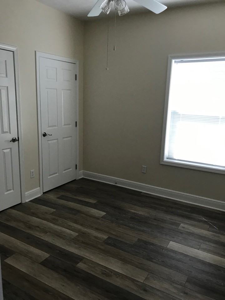 322 Saint Francis St #1 - Photo 4 of 8