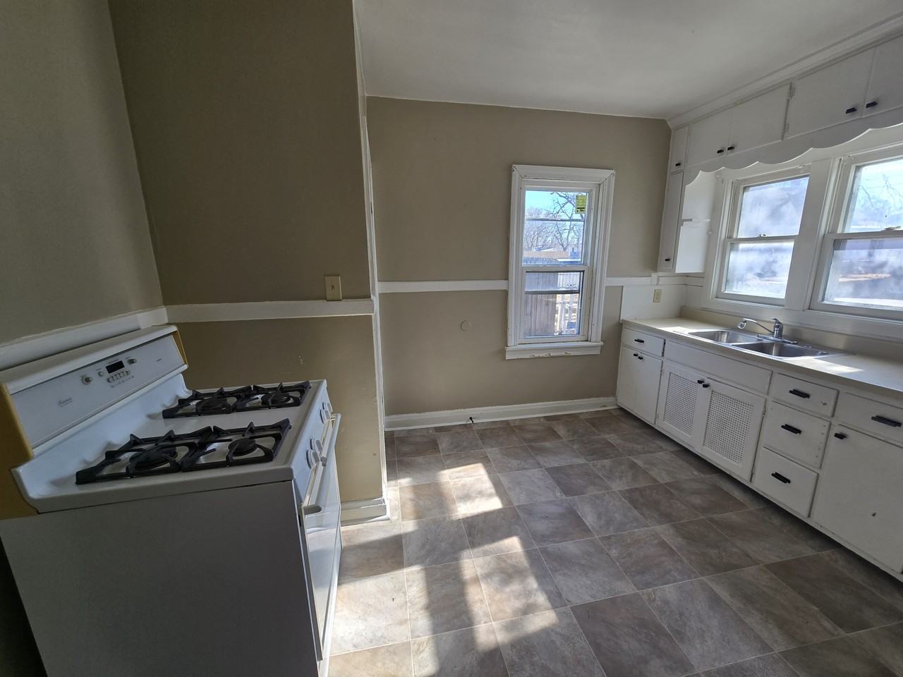 511 Ricker St #1 - Photo 6 of 20