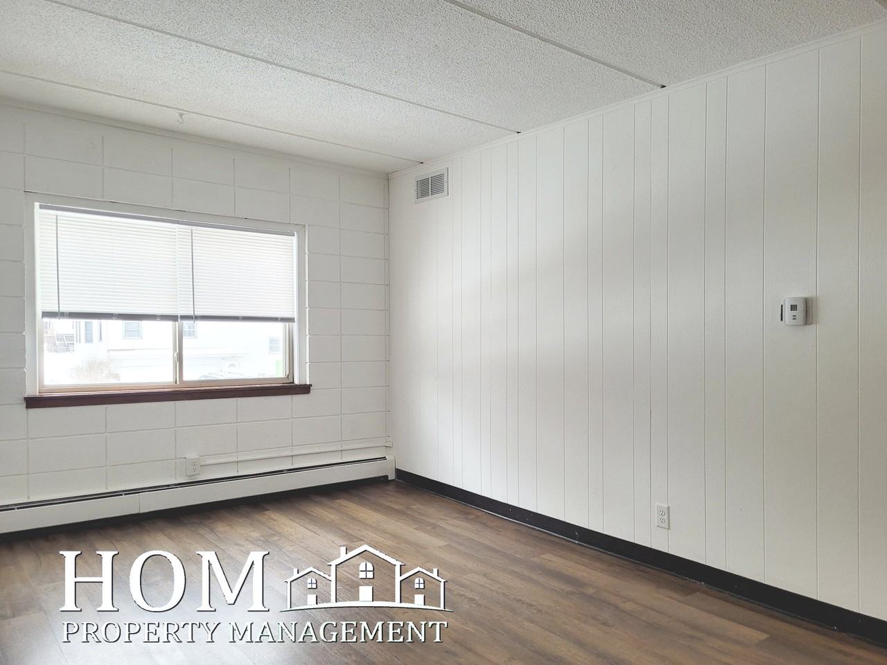 512 3rd St Ne #F - Photo 3 of 12