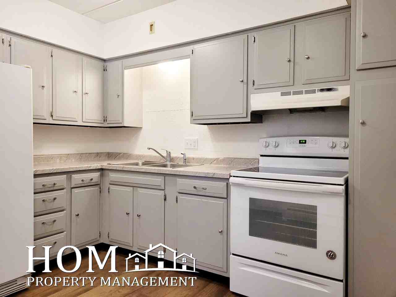 512 3rd St Ne #F - Photo 4 of 12