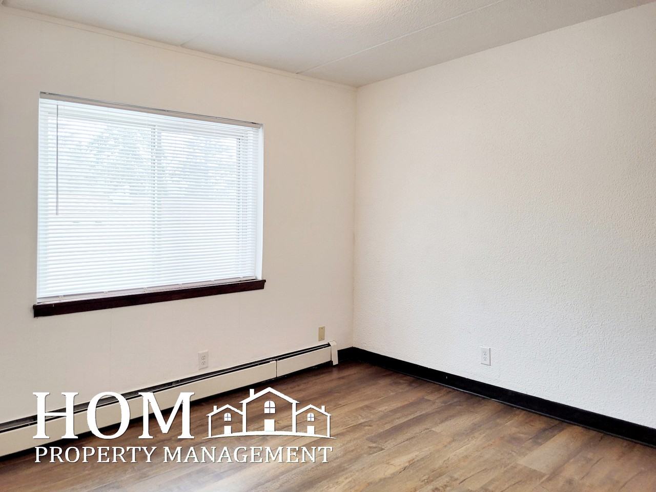 512 3rd St Ne #F - Photo 7 of 12