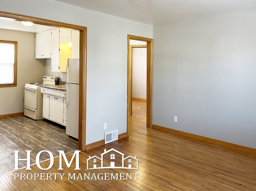 103 4th Ave Se #1 - Photo 3 of 17