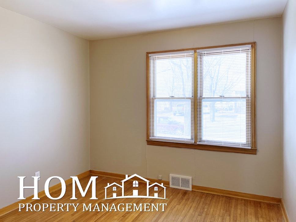 103 4th Ave Se #1 - Photo 6 of 17