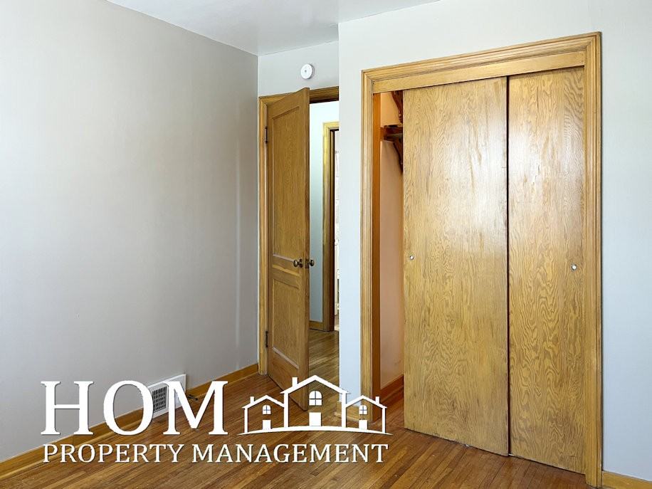 103 4th Ave Se #1 - Photo 7 of 17