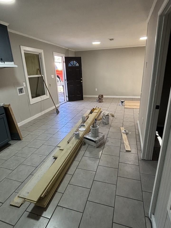 705 17th St #1 - Photo 3 of 7