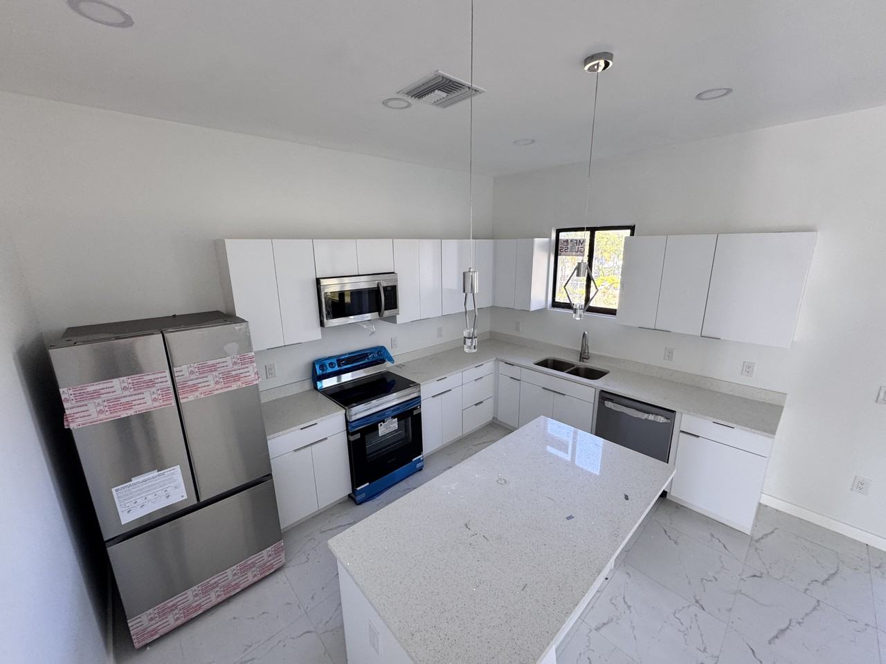 1027 Kismet Parkway Westclientes@realtymiamigroup.com #1 - Photo 7 of 26