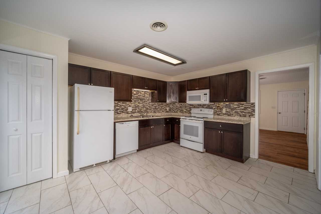 72 Greenville Hwy #1 - Photo 3 of 11