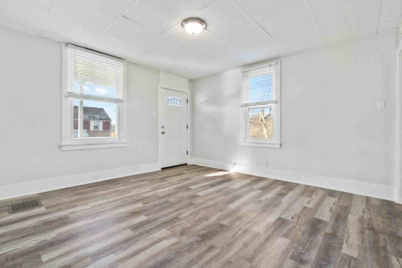 523 Edgewood Ave #1 - Photo 3 of 29