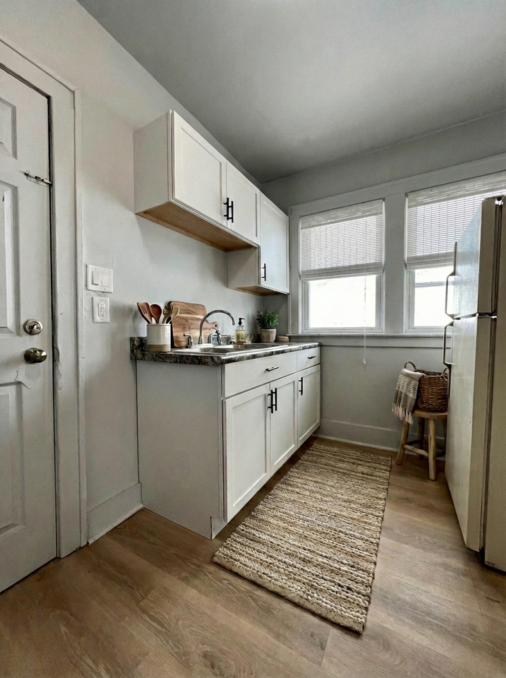 138 E Henry St #138-1 - Photo 7 of 10