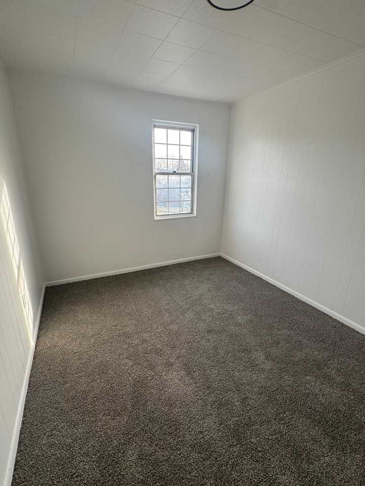 1355 Drey St #1 - Photo 4 of 10