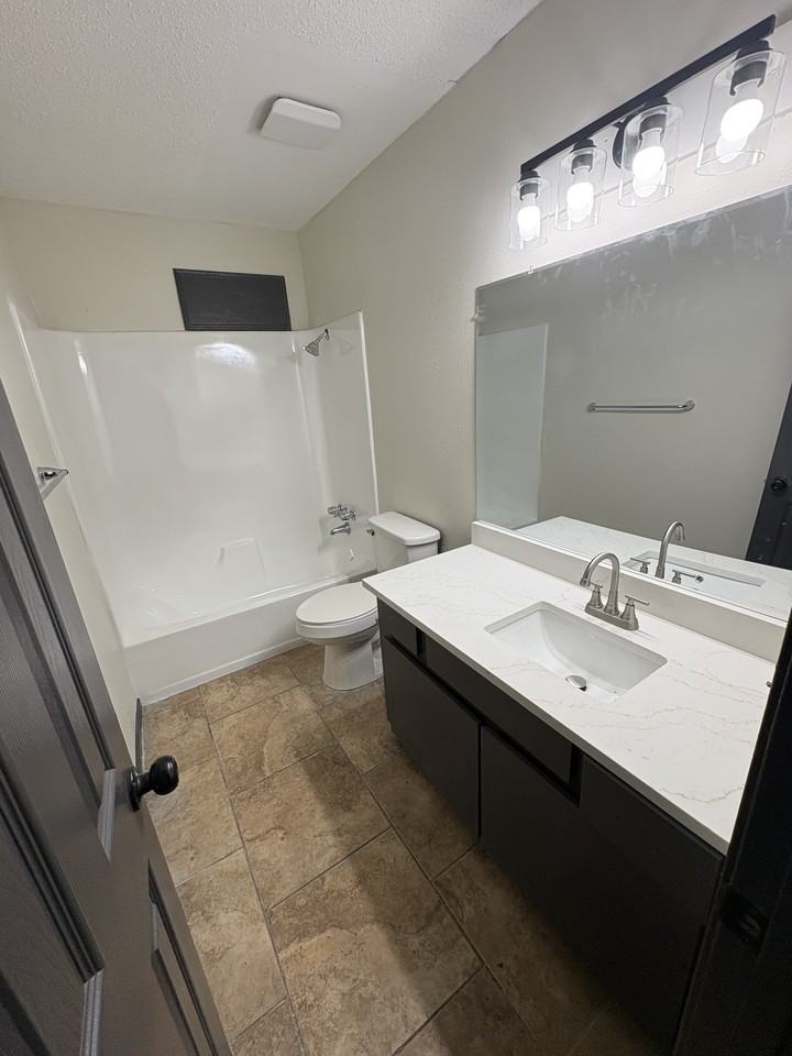 2160 Merriman St #104 - Photo 4 of 9