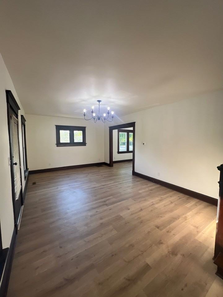 910 Sanders St #910 - Photo 3 of 10