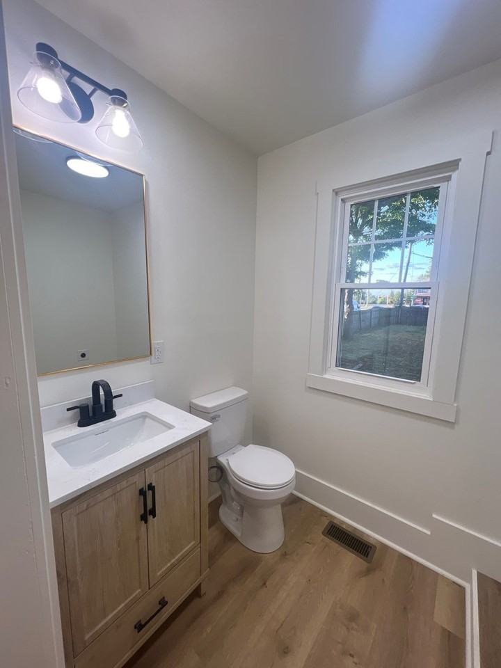 910 Sanders St #910 - Photo 5 of 10