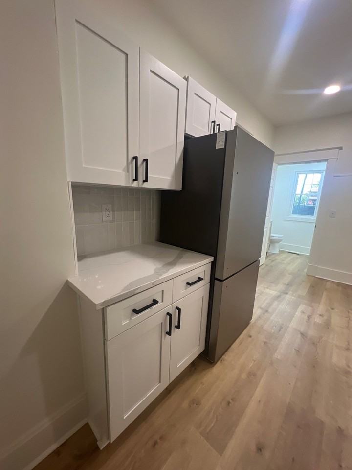 910 Sanders St #910 - Photo 6 of 10