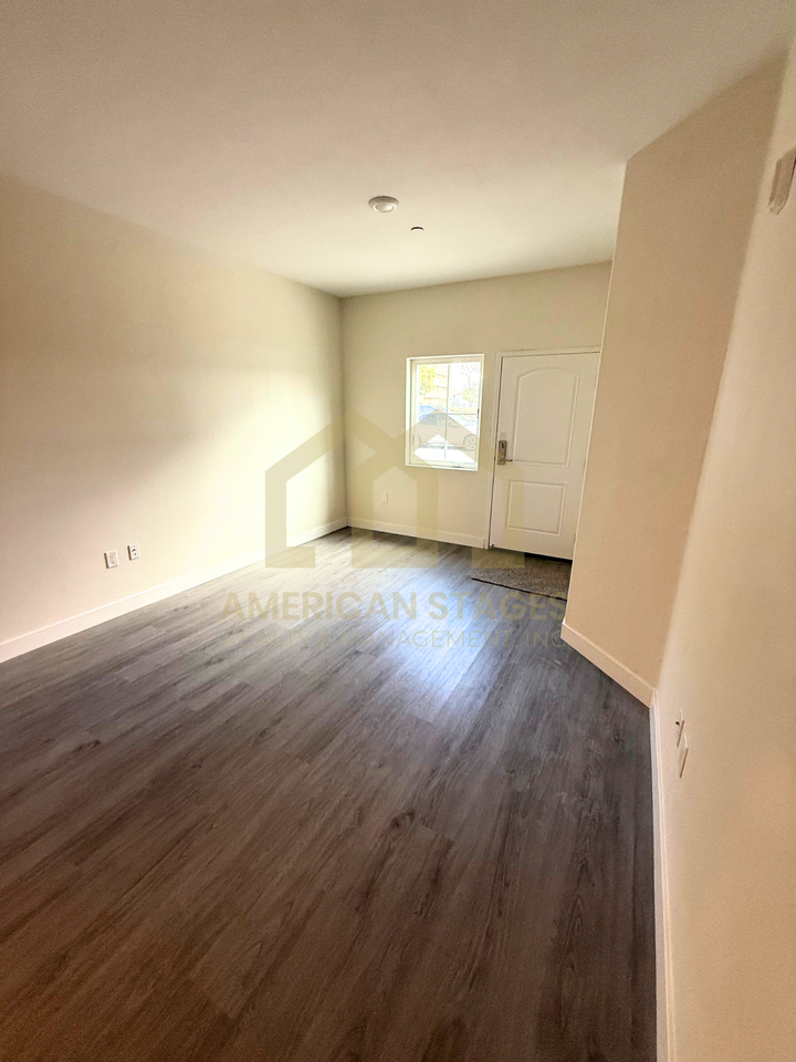 101 North Broadway - 102 #102 - Photo 2 of 13