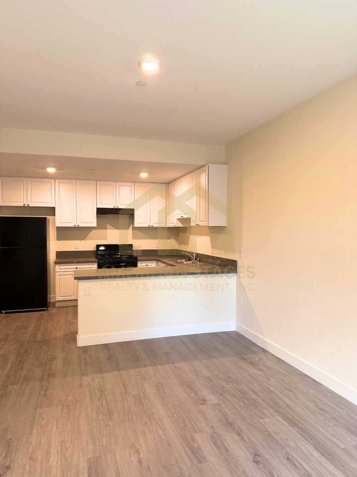 101 North Broadway - 102 #102 - Photo 5 of 13