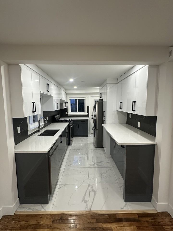 24765 Halnor Ave Uppr - Photo 3 of 31