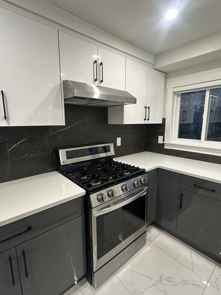 24765 Halnor Ave Uppr - Photo 5 of 31