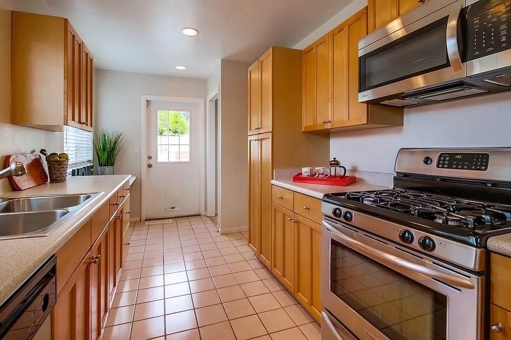 4245 58th St #1 - Photo 4 of 46