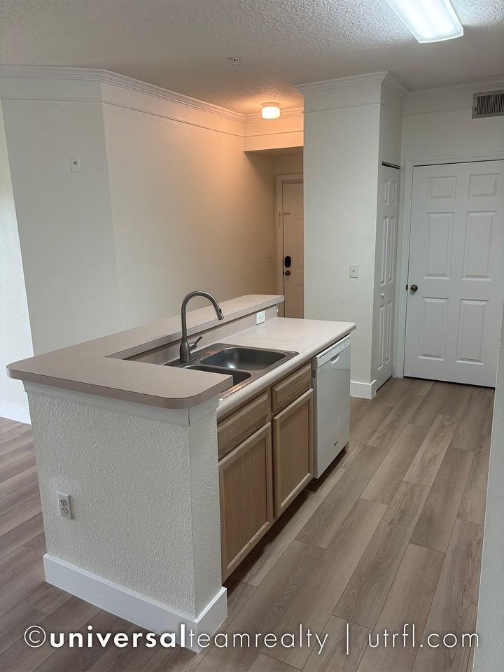 11510 Villa Grand #418 - Photo 4 of 26