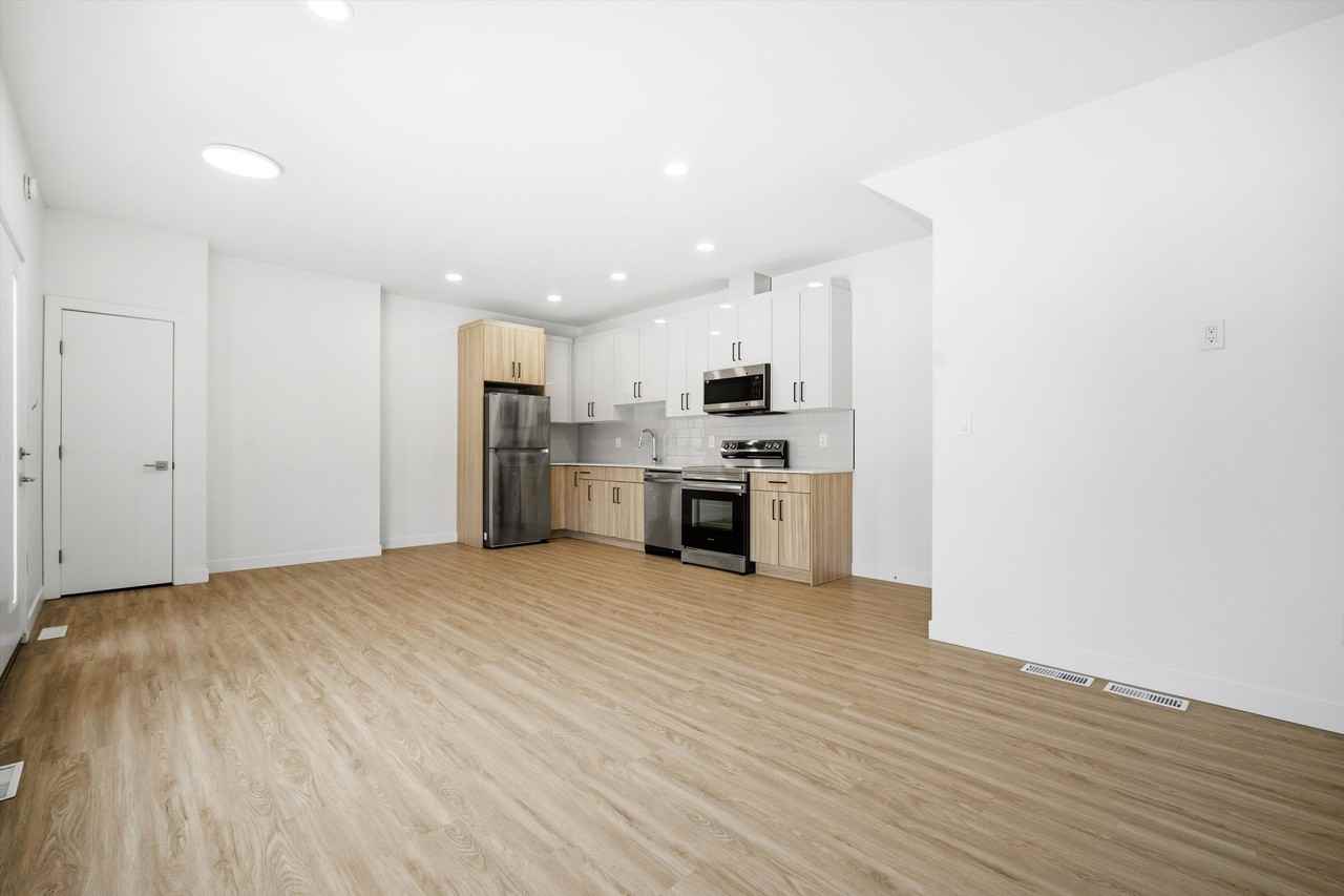 2 Villeneuve Blvd - Photo 3 of 20