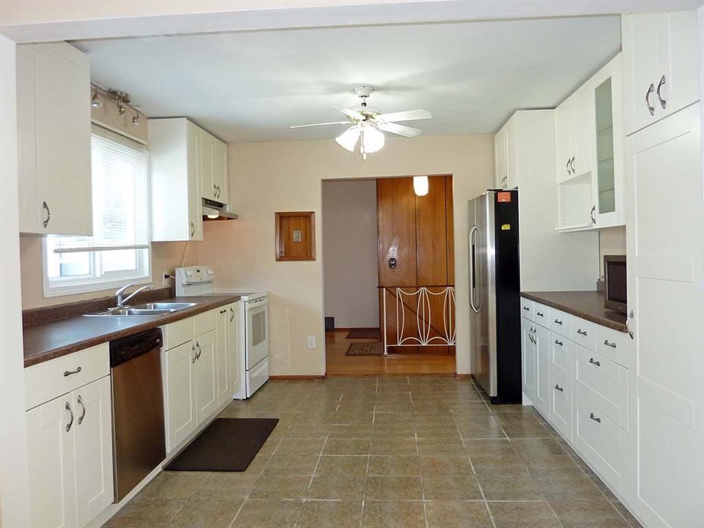 11212 46 Ave NW - Photo 2 of 29