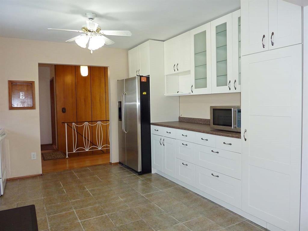 11212 46 Ave NW - Photo 3 of 29