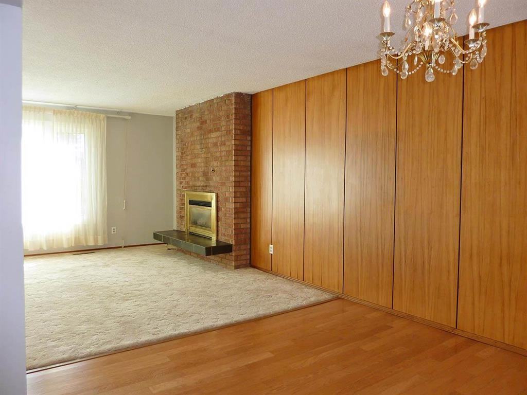 11212 46 Ave NW - Photo 7 of 29