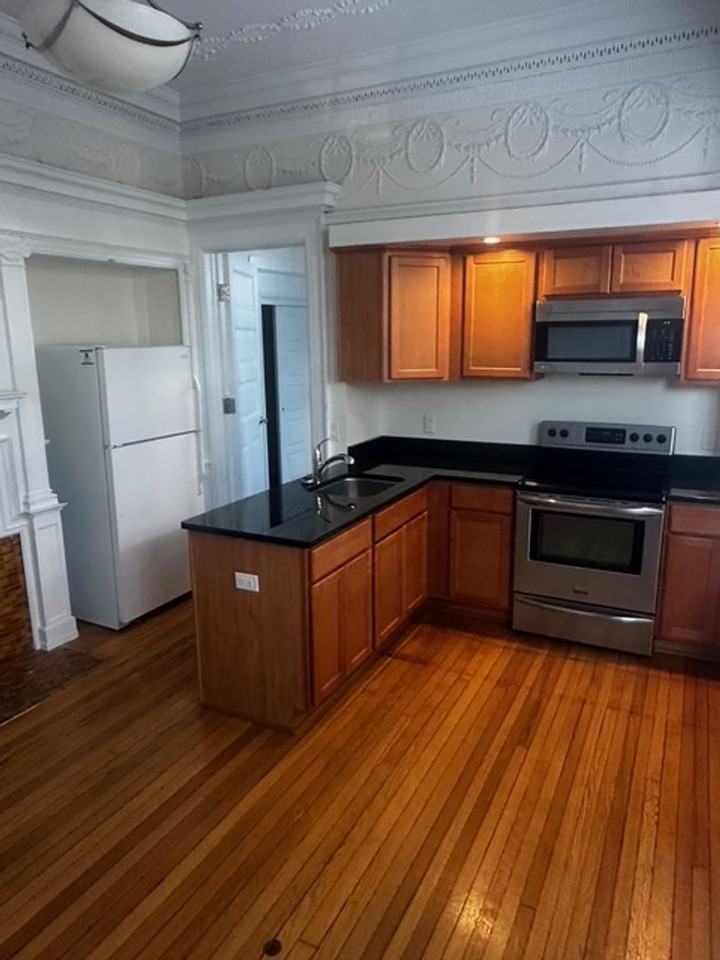 15 Strathallan Pk - Photo 2 of 24