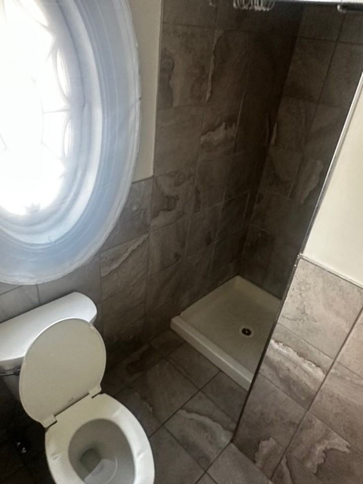 15 Strathallan Pk - Photo 3 of 24