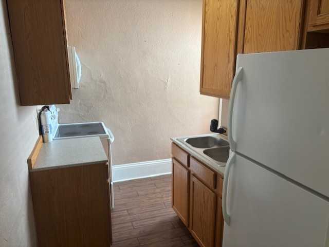 123 W Broadway St #E - Photo 4 of 8