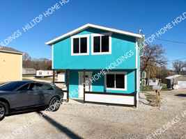 featured image of 2 Tall Oak Rd #2