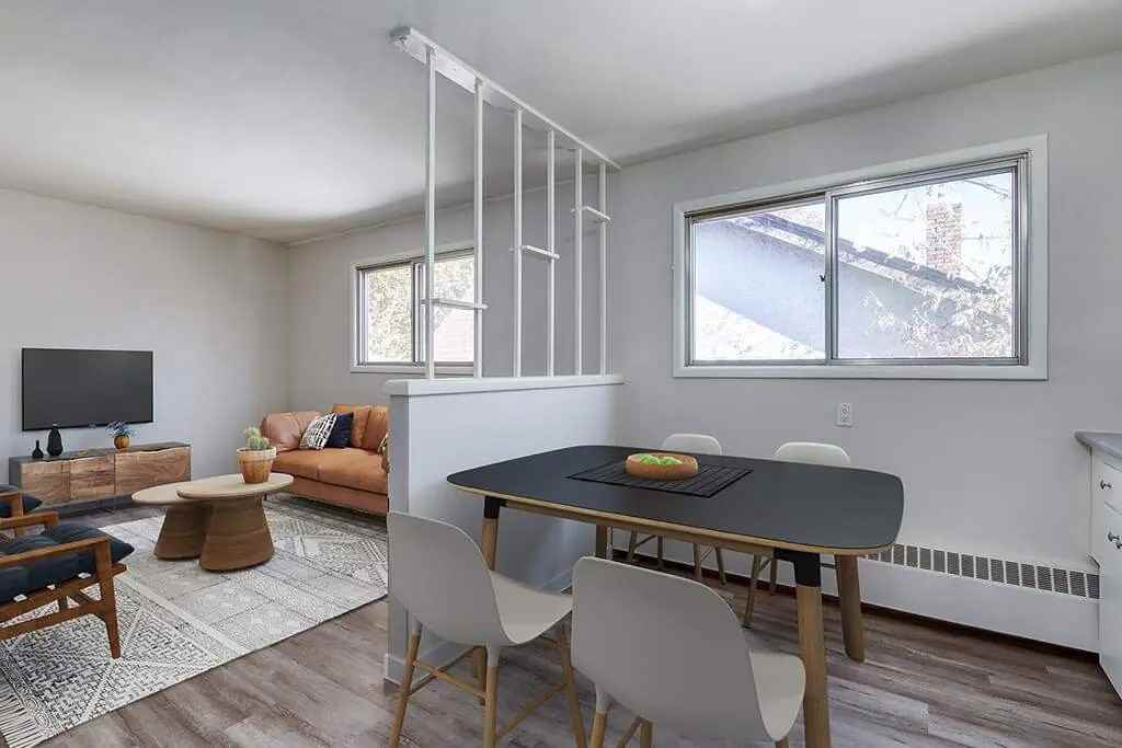 Greystone Manor - Photo 4 of 14