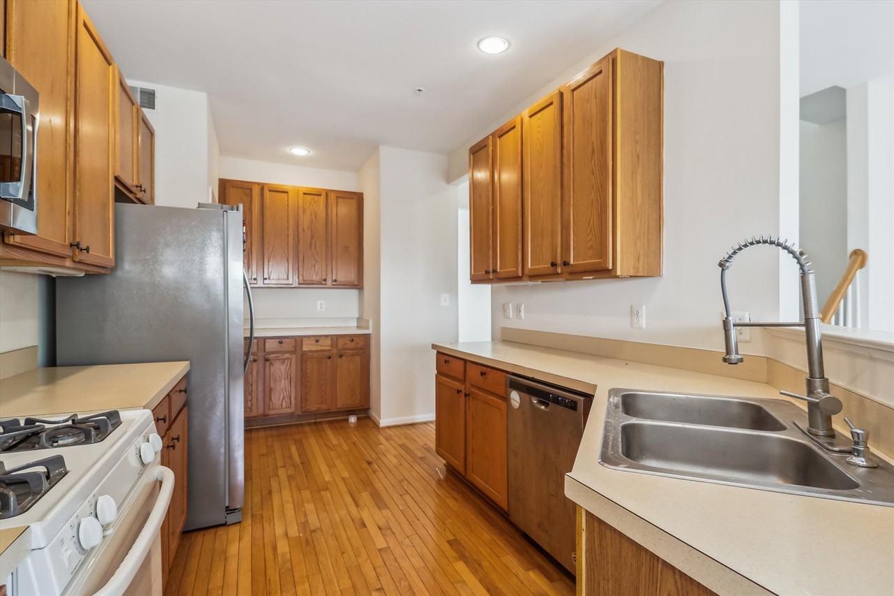 13404 Fountain Club Dr #X - Photo 5 of 43