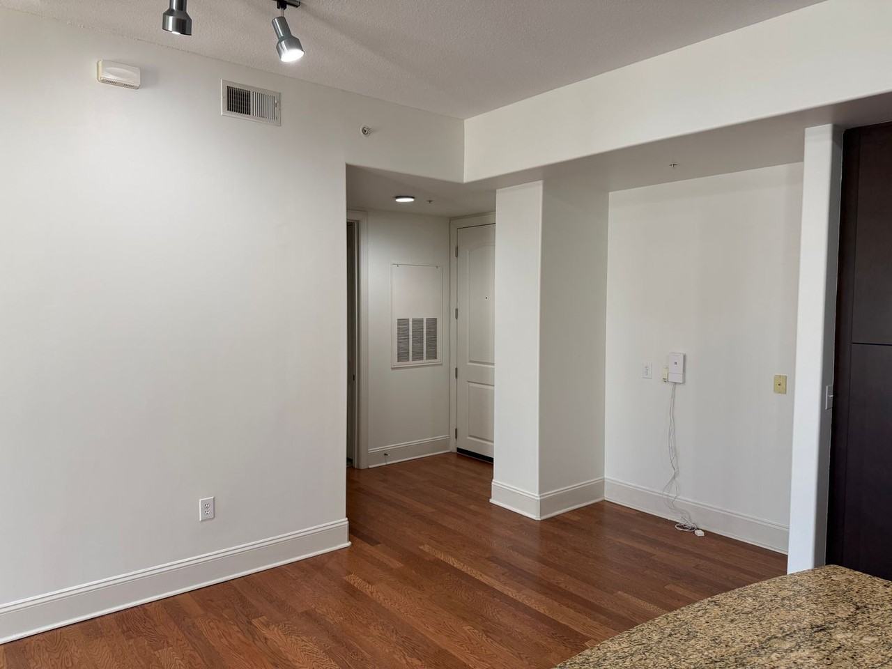 4620 Piedmont Row Dr #305 - Photo 5 of 19