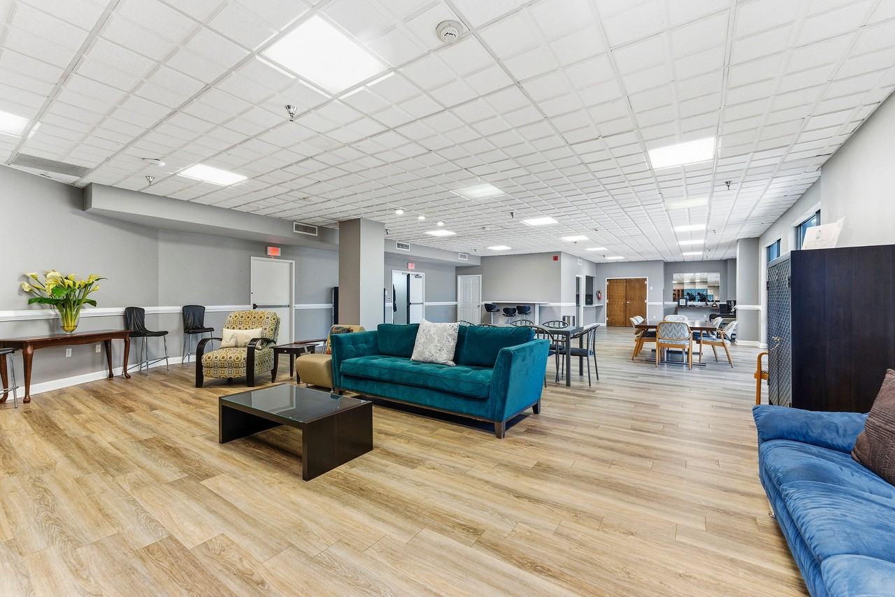 387 Ralph Mcgill Blvd Ne #H - Photo 2 of 18