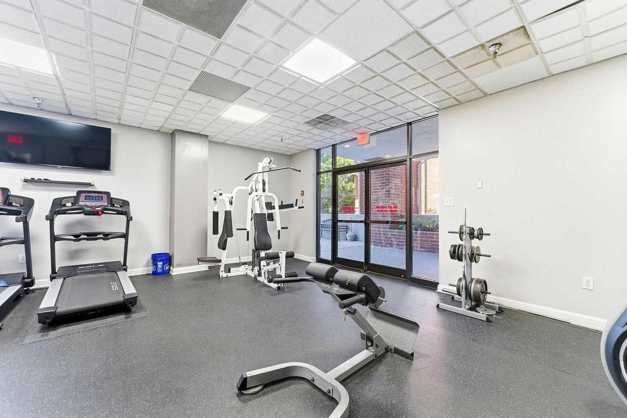 387 Ralph Mcgill Blvd Ne #H - Photo 3 of 18