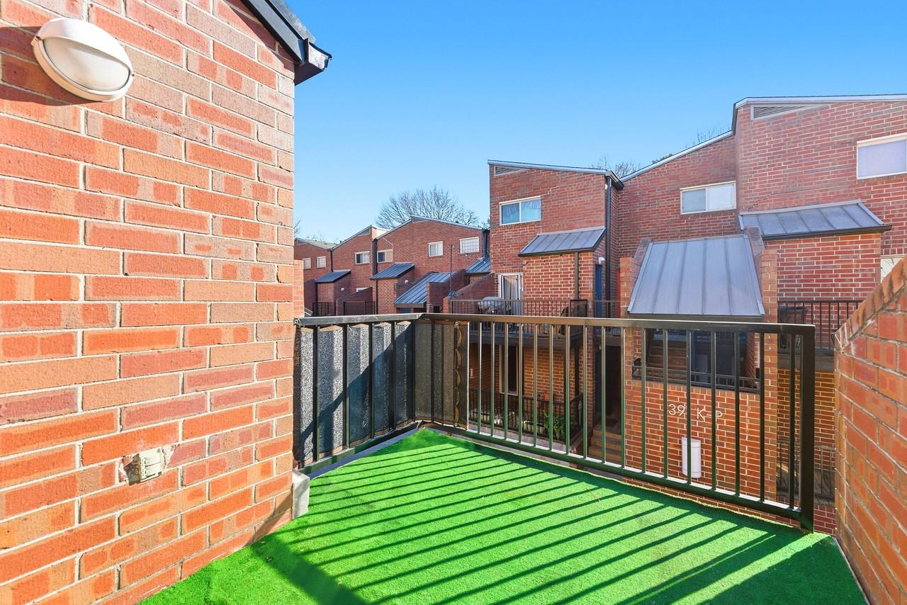 387 Ralph Mcgill Blvd Ne #H - Photo 5 of 18