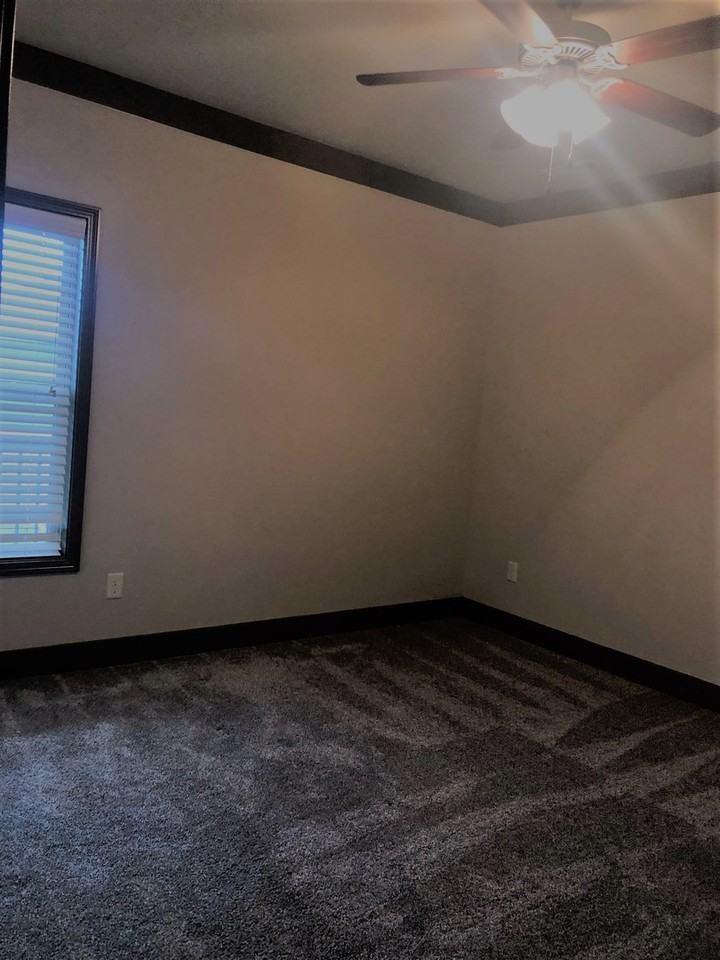 Emmett Place Apartments - Photo 7 of 49