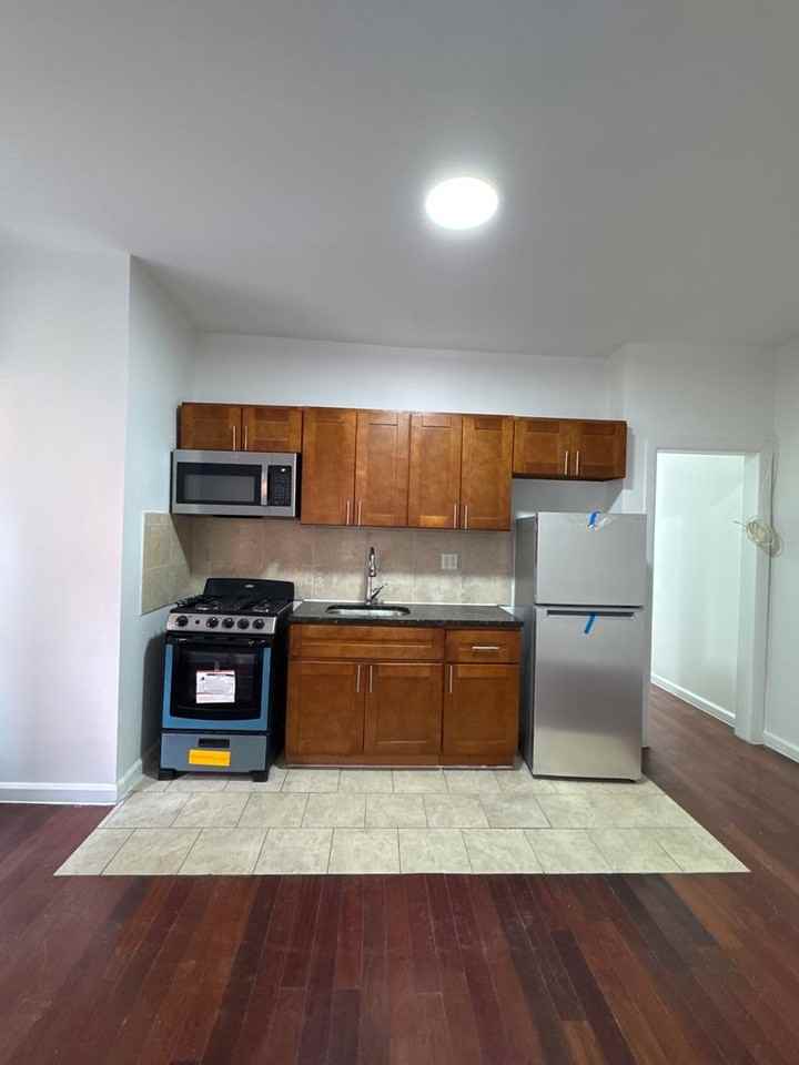 1 Arden Realty LLC - Photo 7 of 16