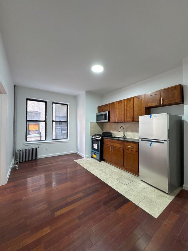 1 Arden Realty LLC - Photo 3 of 11