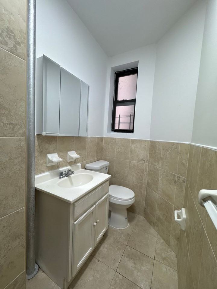1 Arden Realty LLC - Photo 6 of 11