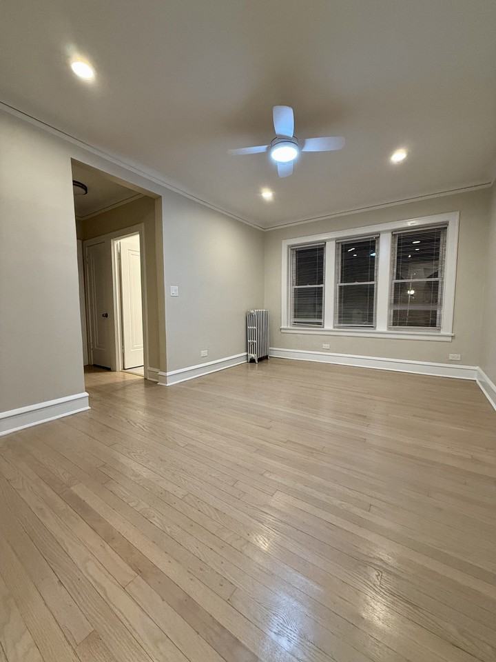 5459 West Wellington AveApt 2W #5459-2W - Photo 2 of 17