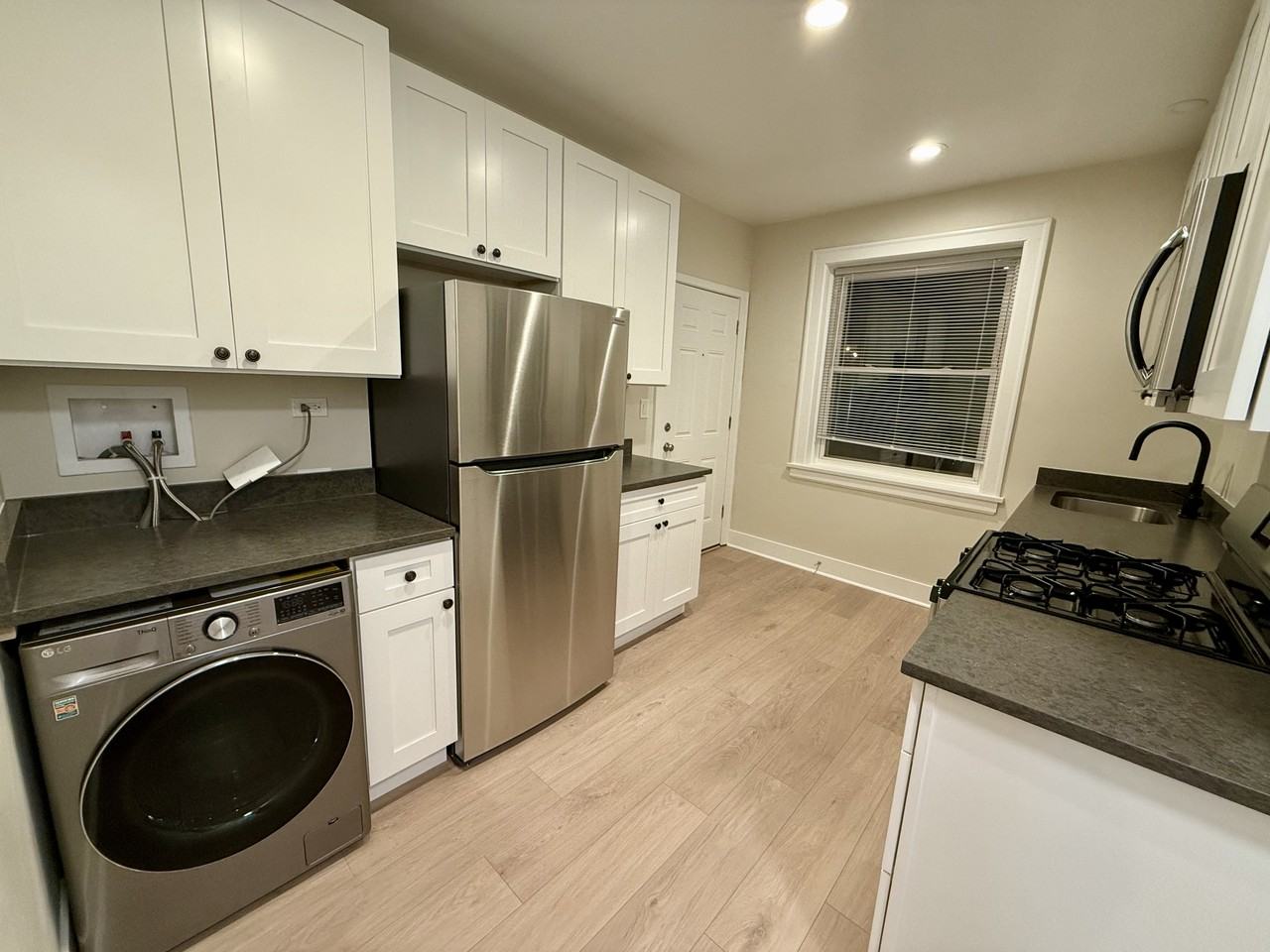 5459 West Wellington AveApt 2W #5459-2W - Photo 3 of 17