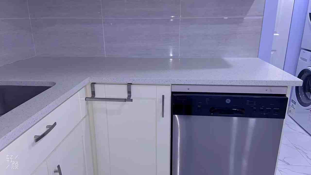 10131 Springhill Crescent - Photo 7 of 8