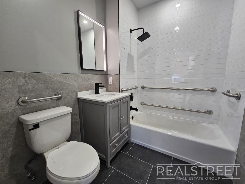 2801 Tilden Ave #1A - Photo 6 of 9