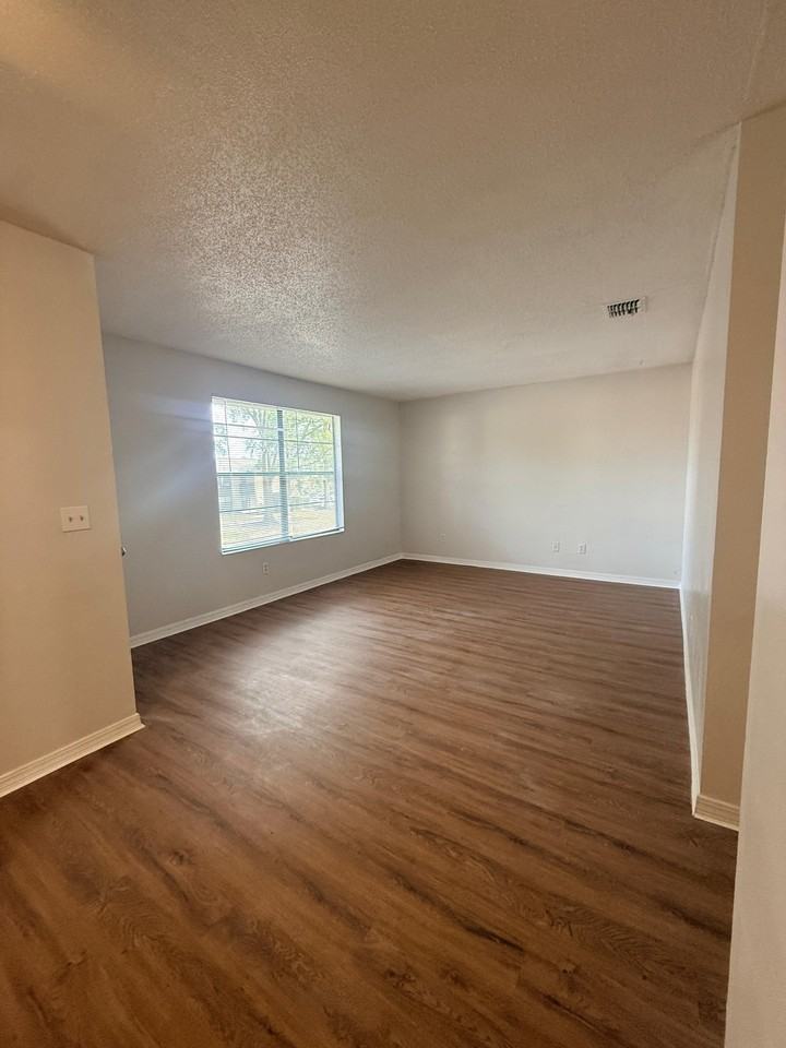 460 Crabapple Ct #C - Photo 4 of 9