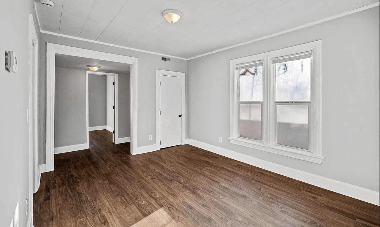 861 Marion St #2 - Photo 4 of 10