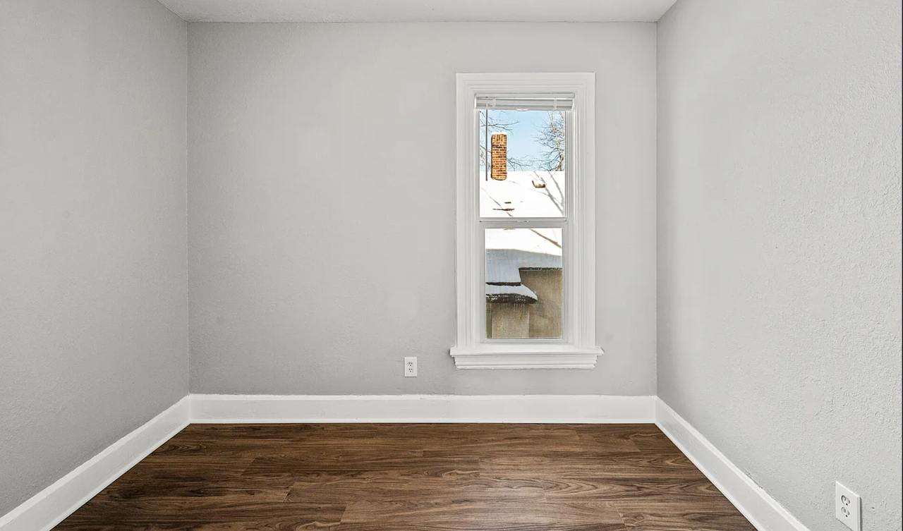 861 Marion St #2 - Photo 5 of 10