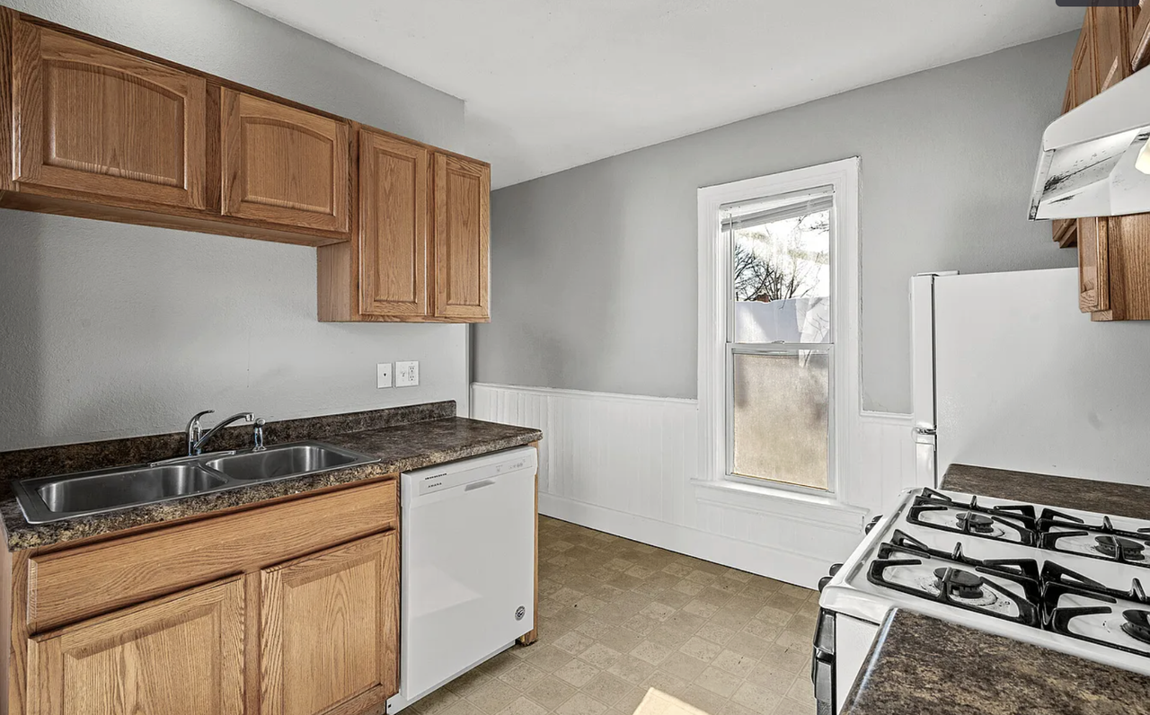 861 Marion St #2 - Photo 6 of 10
